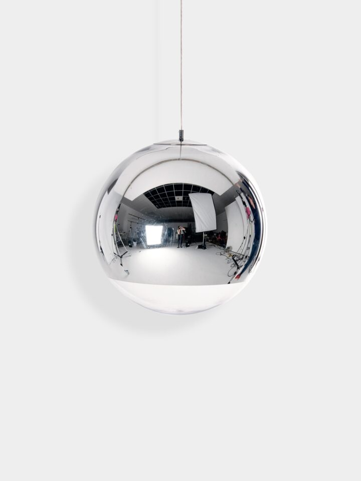 Подвес Mirror Ball с зеркальной поверхностью, дизайн Тома Диксона (2003)