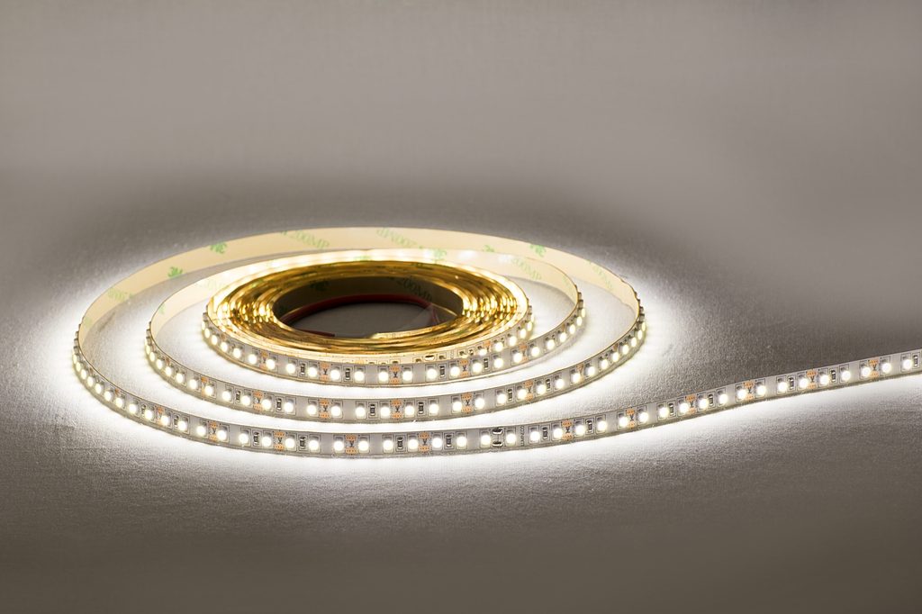 Bandă LED — instalare în profil aluminiu